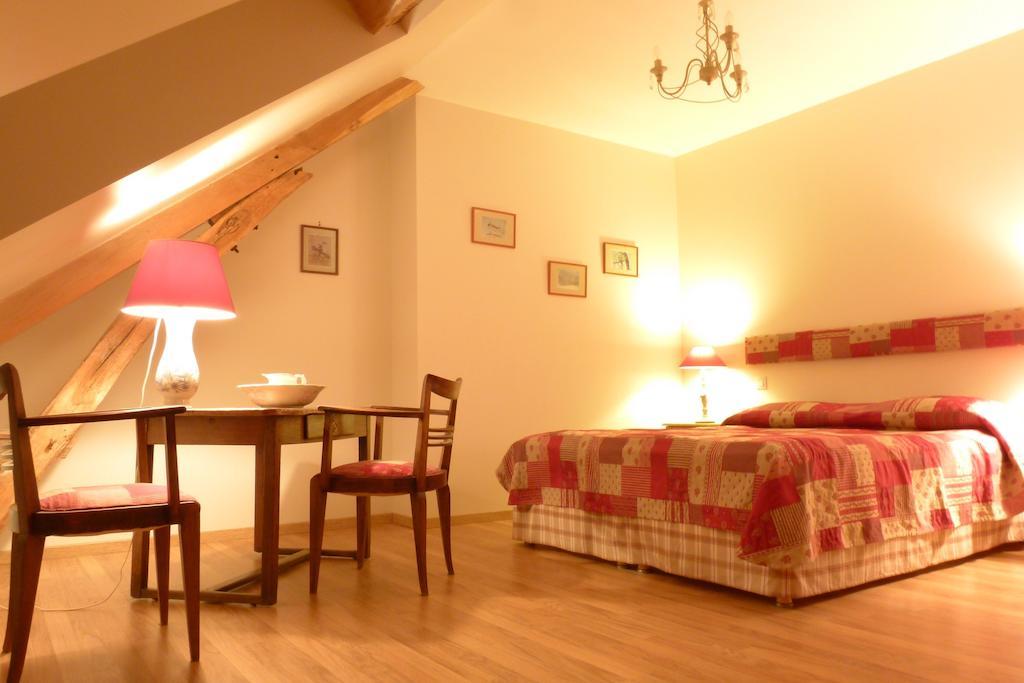 Bed and Breakfast Ferme de Marpalu à La Ferté-Saint-Cyr Chambre photo